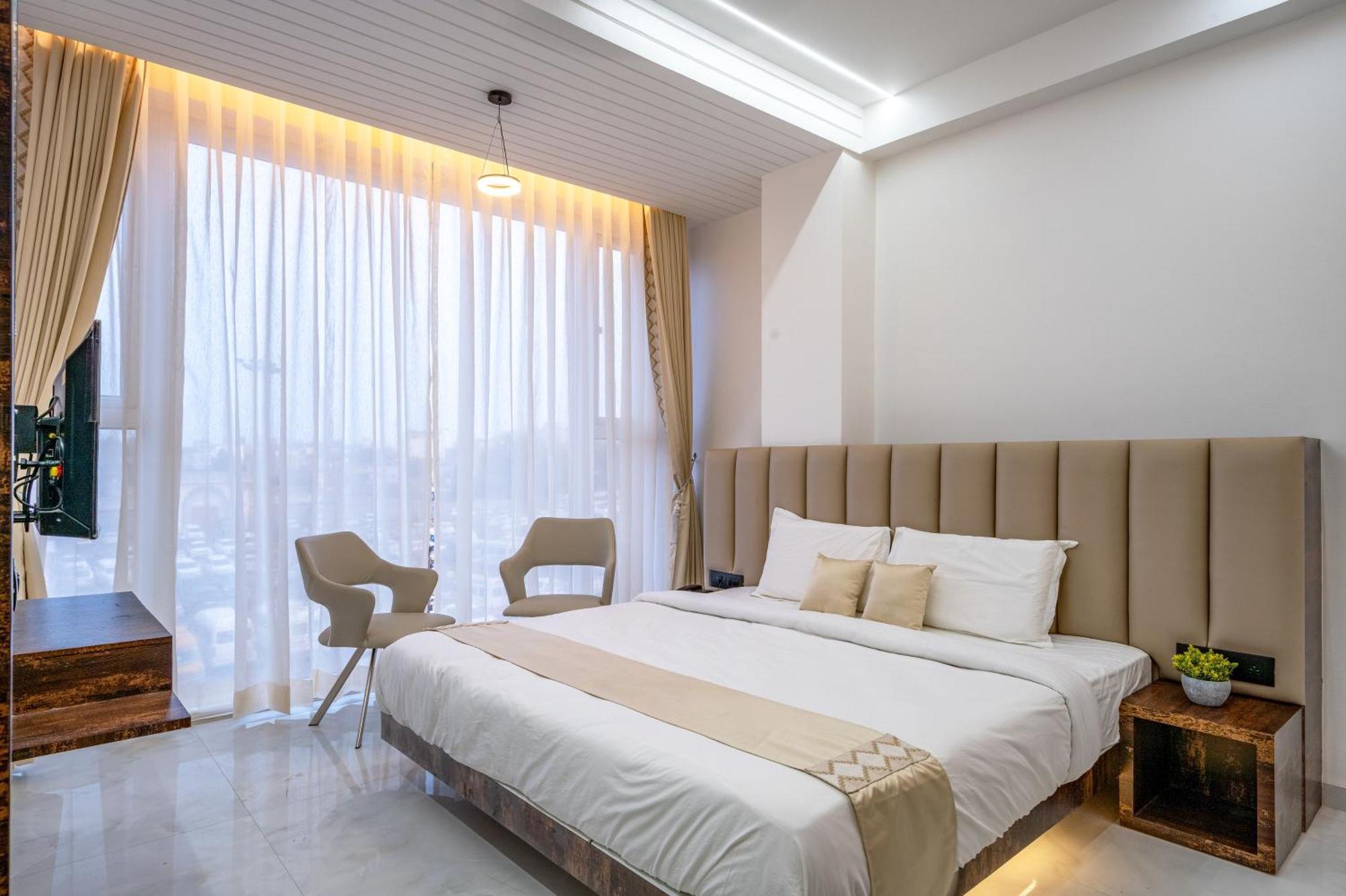 Hotel Darshan Executive Tuljapur Exterior foto