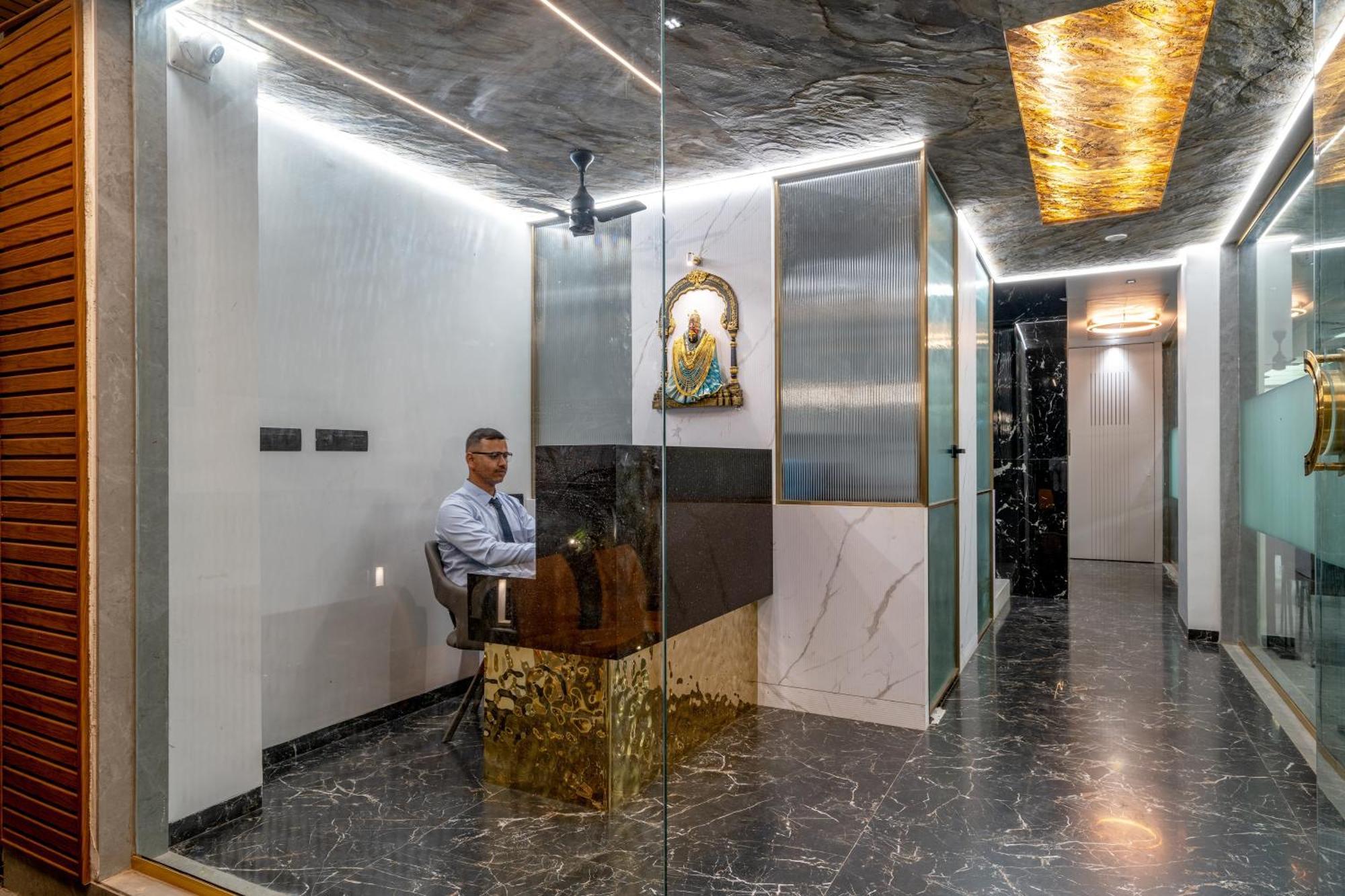 Hotel Darshan Executive Tuljapur Exterior foto